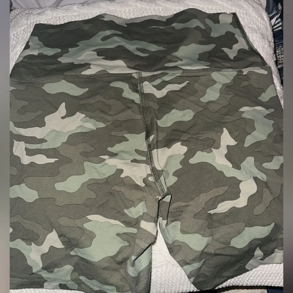 PINK Victoria’s Secret ultimate camouflage bike shorts new worn once